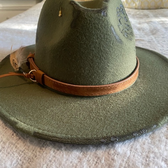 Custom hat - Picture 7 of 8